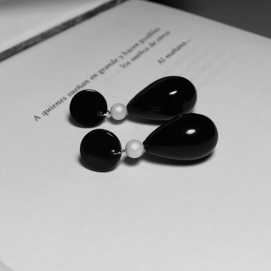 PENDIENTES LAGRIMA1 Pendientes Lagrimas Negras - detalle 2 - bisutería artesanal Katarsis
