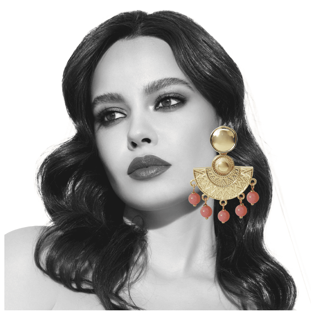 Modelo pendientes dorados bola coral Pendientes Inca - detalle 5 - bisutería artesanal Katarsis