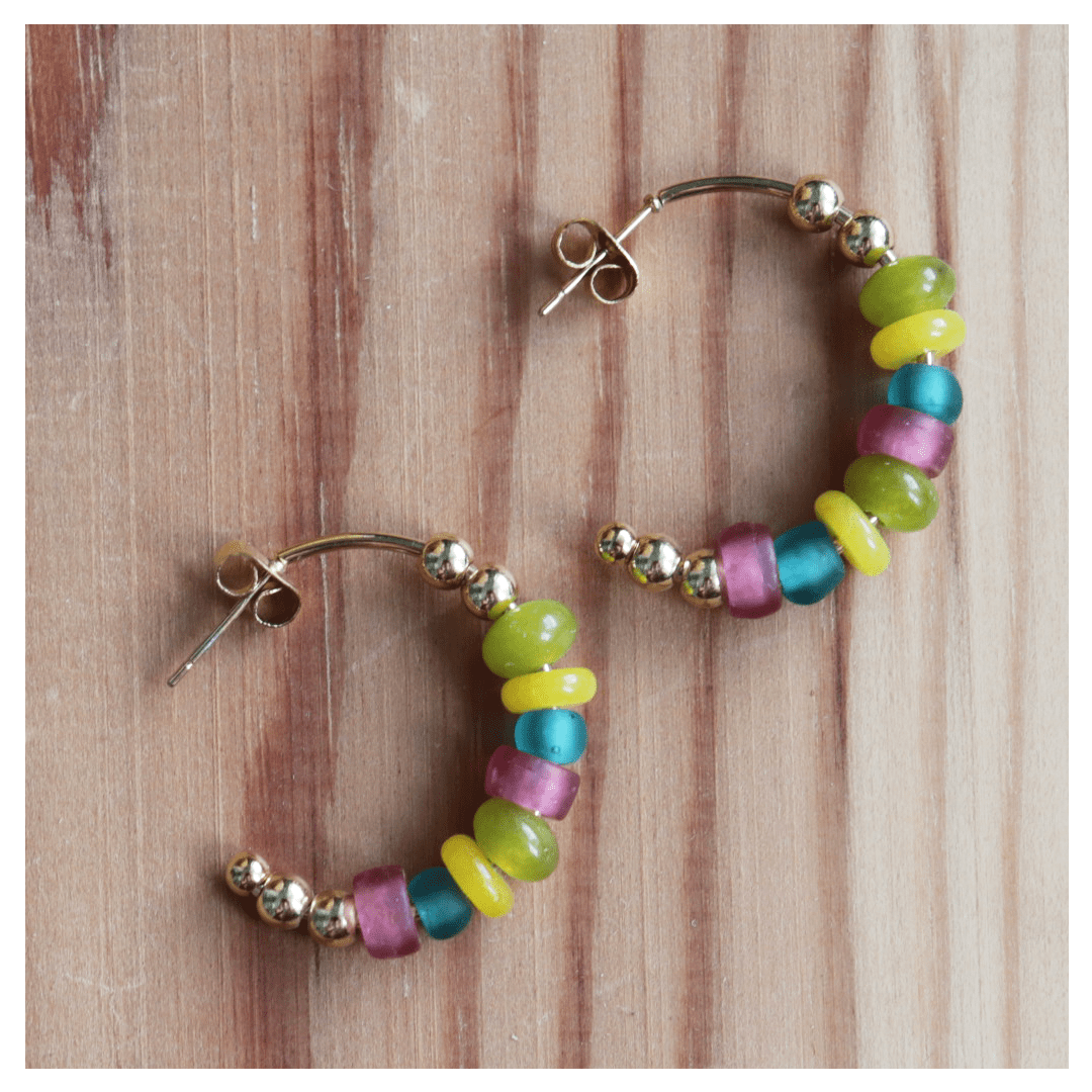 Pendientes dorados colores Pendientes Ebel - detalle 2 - bisutería artesanal Katarsis